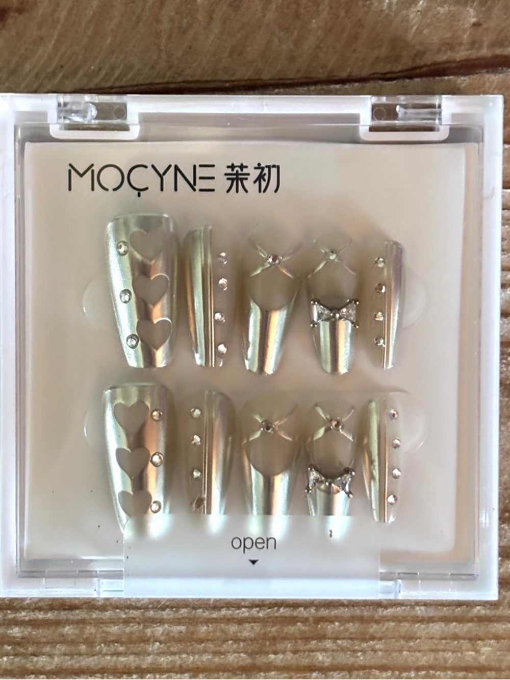 5 for $25 - MOCYNE Metallic Silver Heart Accent Press-On Nails